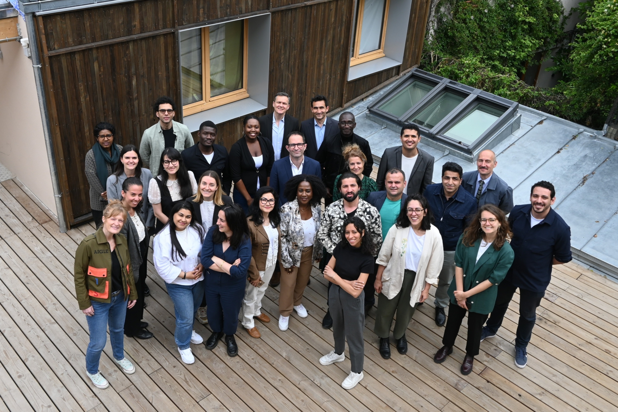 Les 13 journalistes exilés de la 2e promotion de Voix en Exil réunis à Paris